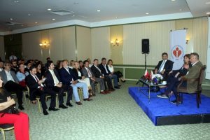 Halkla ilişkiler &ccedil;alışanlarına "itibar" anlatıldı