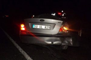 Trafik canavarını sinyal lambası ele verdi