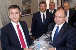 Bakan Canikli: Ekonomi gelişimini s&uuml;rd&uuml;r&uuml;yor