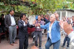 Romanlar &ccedil;aldı Avrupalılar oynadı