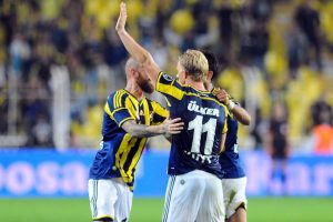 Fenerbah&ccedil;e penaltılarla g&uuml;ld&uuml;:2-1