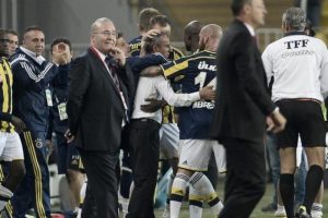 İsmail Kartal g&ouml;zyaşlarını tutamadı!