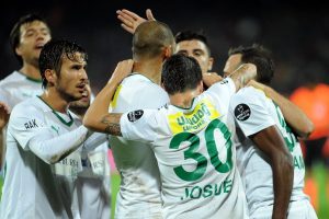 Timsah hayat buldu!