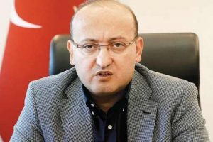 Silahsıza kurşun sıkmak al&ccedil;aklık