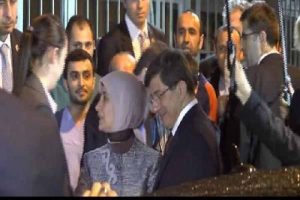 Başbakan &ouml;nce nikaha, sonra hastaneye gitti