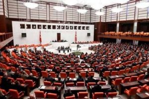 AK Parti i&ccedil;t&uuml;z&uuml;ğ&uuml; değiştirmek istiyor