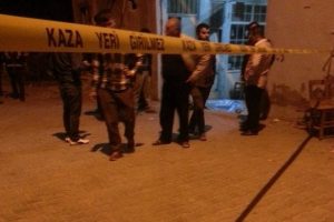 Emekli polis dehşet sa&ccedil;tı