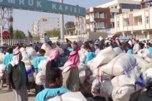 700 Suriyeli &uuml;lkesine d&ouml;nd&uuml;