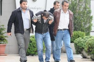 Bursa'da balyozlu kuyumcu soyguncularından biri yakalandı
