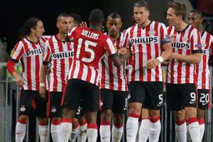 PSV zirvedeki yerini korudu
