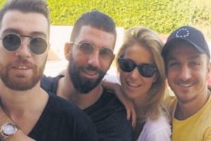 Burcu Esmersoy'dan sevgilisini kızdıran hareket...
