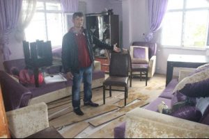 &Ccedil;i&ccedil;eği burnunda &ccedil;ift selle yıkıldı