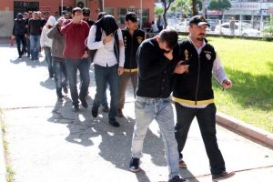 45. operasyonda 8 g&ouml;zaltı