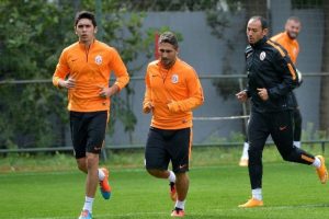 Sabri Sarıoğlu A Takım'la antrenmana &ccedil;ıktı