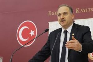 'Ak Saray ka&ccedil;ak, Cumhurbaşkanı işgalci'
