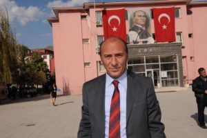 Rekt&ouml;r Ceylan, CHP Hakkari İl Başkanı'nı mahkemeye verdi
