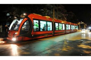 Tramvaya taşlı saldırı
