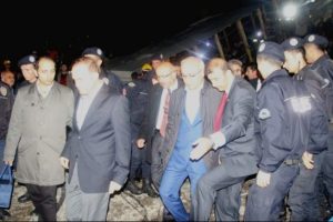 Bakan, tepki g&ouml;steren iş&ccedil;ilere ve yakınlarına a&ccedil;ıklama yaptı