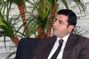 HDP, Kobani i&ccedil;in yine sokak &ccedil;ağrısı yaptı