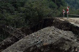 Sri Lanka'da toprak kayması: 10 &ouml;l&uuml;, 250 kayıp