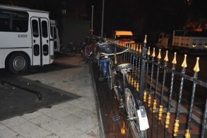 Bursa'da dekoratif korkuluklar, bisikletlerin park yeri haline geldi