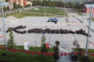 500 kişiyle Atat&uuml;rk imzası