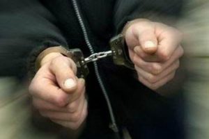 Silahla yağmaya teşebb&uuml;sten tutuklandı