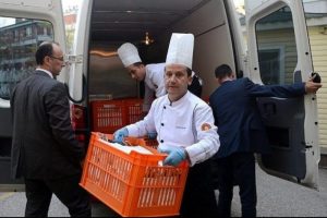 Resepsiyonun yiyecekleri yuva ve yurtlara g&ouml;nderildi