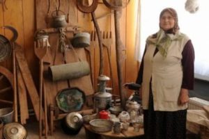 K&uuml;lt&uuml;rel mirası, evindeki m&uuml;zede gen&ccedil;lerle buluşturuyor