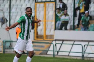 Bursaspor'da Bakambu şov s&uuml;r&uuml;yor!