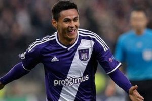 Anderlecht zirvede kaldı