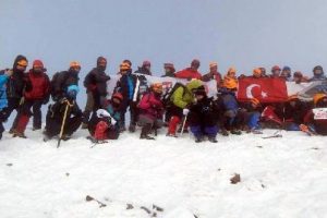 Erciyes'in zirvesine 'Cumhuriyet Tırmanışı'