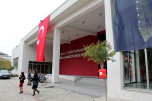 12 milyon harcanarak yapılan lise t&ouml;renle a&ccedil;ıldı