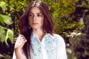 &Ouml;zge &Ouml;zpirin&ccedil;ci: Aşksız olmaz...