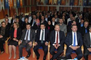 CHP'nin yapamadığı muhalefeti biz İzmir'de yapıyoruz