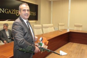 Emekli Albay mayın dedekt&ouml;r&uuml; yaptı