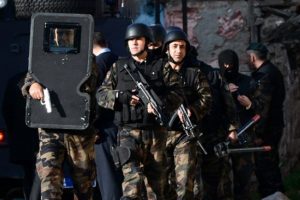 Adana'da b&uuml;y&uuml;k operasyon
