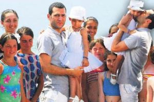 Murat Yıldırım l&ouml;semili &ccedil;ocuklara umut verdi...