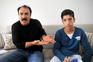 Hastalığı y&uuml;z&uuml;nden okula gidemiyor