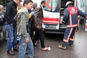 Camide cemaati korkutan patlama
