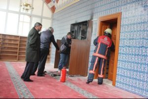 Camide korku dolu dakikalar