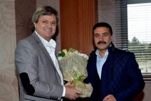 Sivasspor'a &ccedil;i&ccedil;ekli karşılama