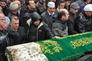 Kazada &ouml;len anaokulu &ouml;ğrencisi ve rehber toprağa verildi