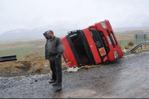 Tanker devrildi: 1 yaralı