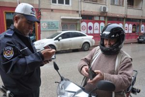 Cezaya kızdı! 75 yaşında ehliyet aldı!