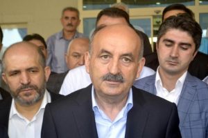 Bakan M&uuml;ezzinoğlu yaralıları ziyaret etti