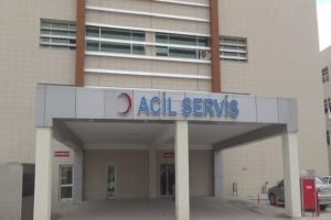 &Uuml;niversite &ouml;ğrencileri yemekten zehirlendi