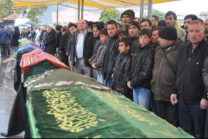 Aynı minib&uuml;ste can verdiler