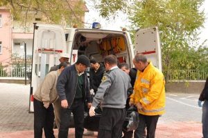 Tartıştığı amcasını &ouml;ld&uuml;rd&uuml;