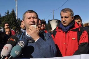 Uludağ'da ağa&ccedil; kesimine &ccedil;evrecilerden tepki